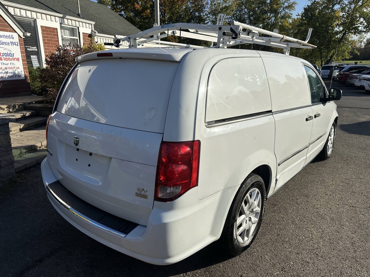 Used 2015 RAM C/V Tradesman FWD image 8