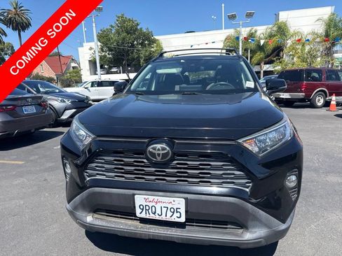 Used 2019 Toyota RAV4 XLE w/ Convenience Package FWD image 10