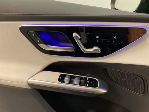 Used 2024 Mercedes-Benz GLC 300 4MATIC image 21