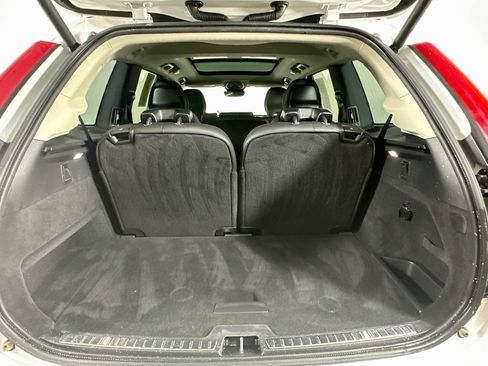 Used 2024 Volvo XC90 B5 Core AWD/4WD image 31