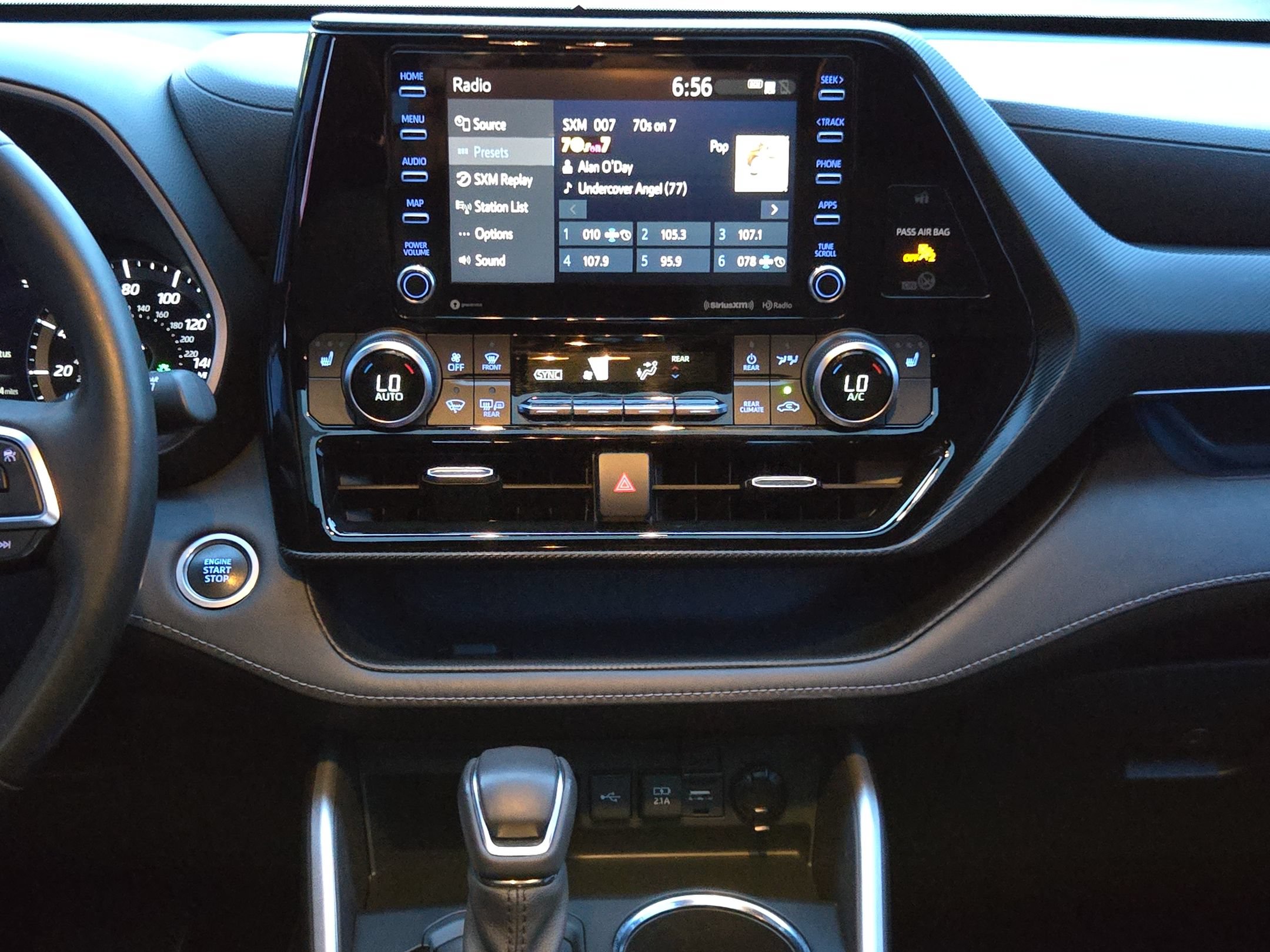 Used 2021 Toyota Highlander XSE FWD image 32