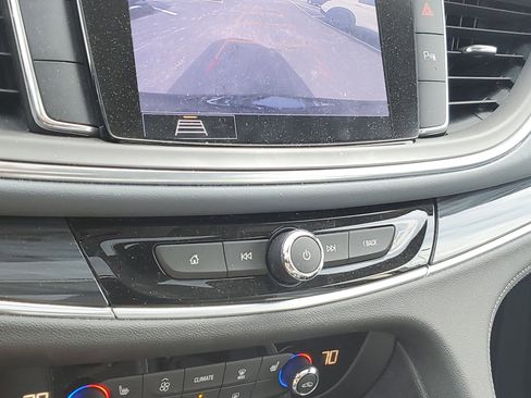 Used 2020 Buick Enclave Essence w/ Sport Touring Edition image 20