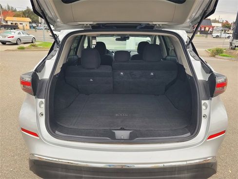 Used 2023 Nissan Murano S image 11
