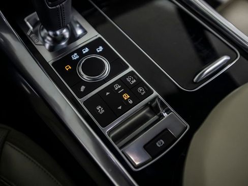 Used 2017 Land Rover Range Rover Sport HSE image 34