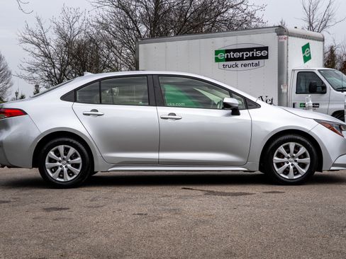 Used 2020 Toyota Corolla LE image 4