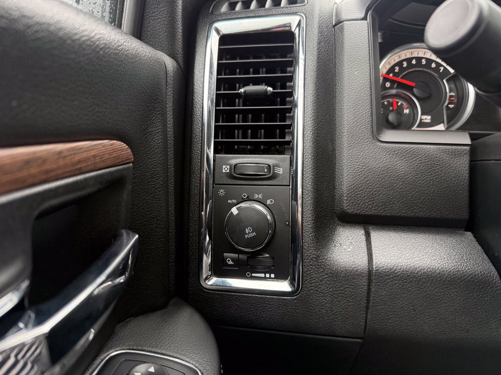 Used 2018 RAM 2500 Laramie w/ Convenience Group AWD/4WD image 13