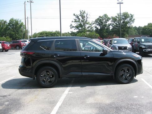 Used 2026 Nissan Rogue SV FWD image 5