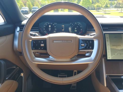 Used 2025 Land Rover Range Rover Autobiography AWD/4WD image 28