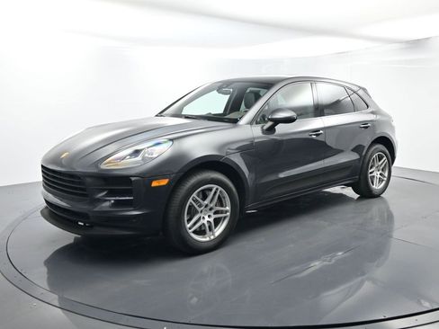 Certified 2021 Porsche Macan image 1