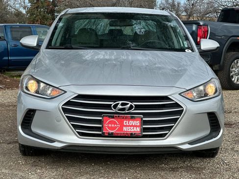 Used 2017 Hyundai Elantra SE image 11