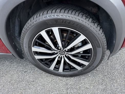 Used 2023 Nissan Pathfinder Platinum AWD/4WD image 12