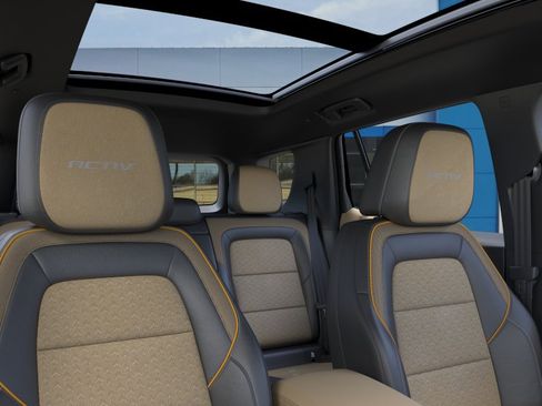 New 2026 Chevrolet Equinox ACTIV w/ Convenience Package III AWD/4WD image 25