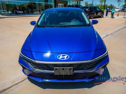 Used 2024 Hyundai Elantra SEL FWD image 8