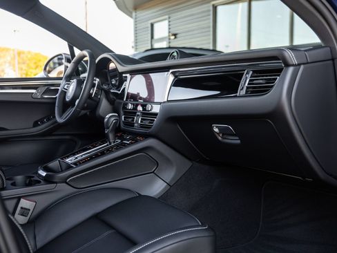 Certified 2026 Porsche Macan Turbo AWD/4WD image 46