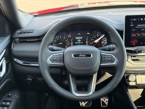 New 2026 Jeep Compass Latitude image 15