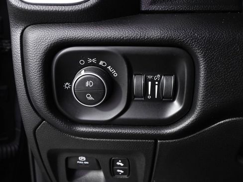 Used 2020 RAM 1500 Laramie AWD/4WD image 24