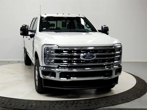 New 2026 Ford F250 Lariat w/ Chrome Package image 2