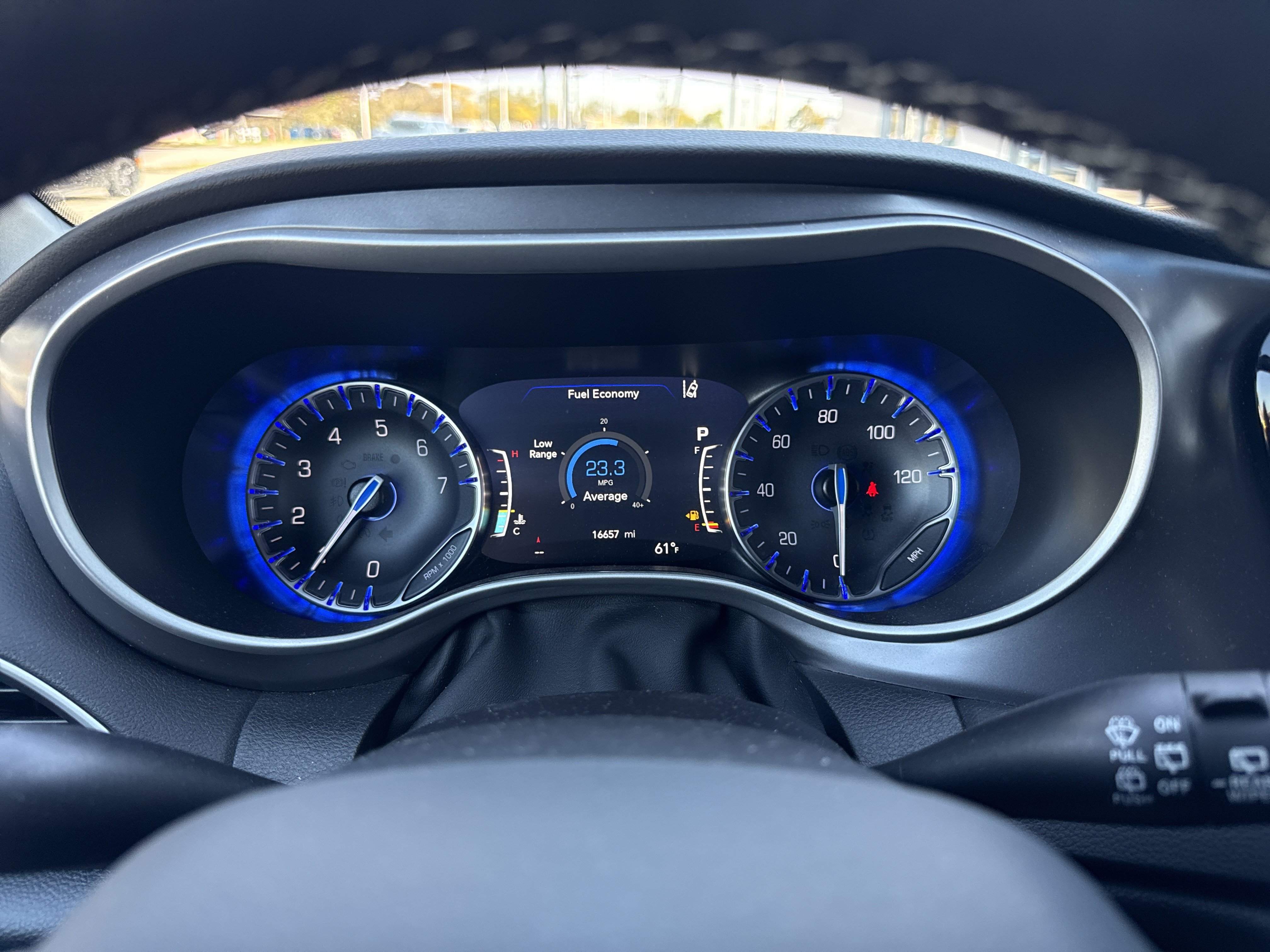 Used 2026 Chrysler Pacifica Select FWD image 4