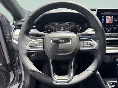 Used 2025 Jeep Compass Limited AWD/4WD image 12