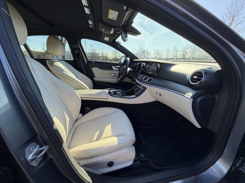 Used 2017 Mercedes-Benz E 300 4MATIC image 15
