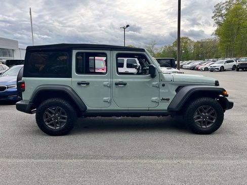 Used 2024 Jeep Wrangler Unlimited Sport AWD/4WD image 5