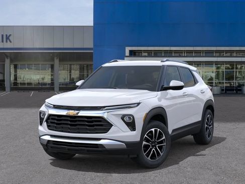 New 2026 Chevrolet TrailBlazer LT FWD image 6