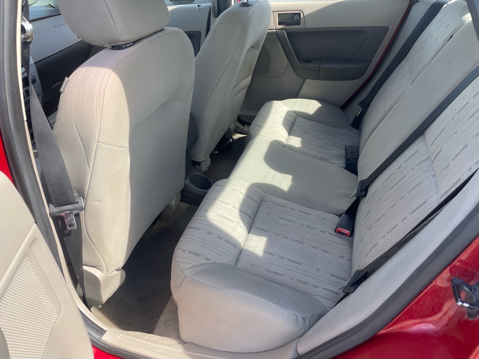 Used 2010 Ford Focus SE FWD image 11