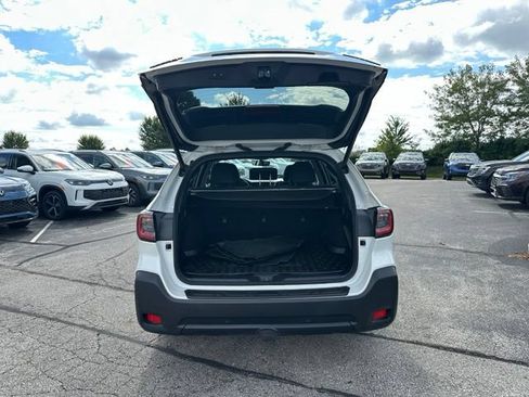 Used 2025 Subaru Outback Onyx Edition AWD/4WD image 38