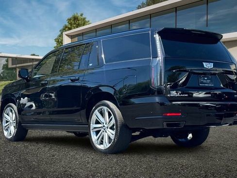 New 2026 Cadillac Escalade ESV Sport w/ Touring Package AWD/4WD image 6