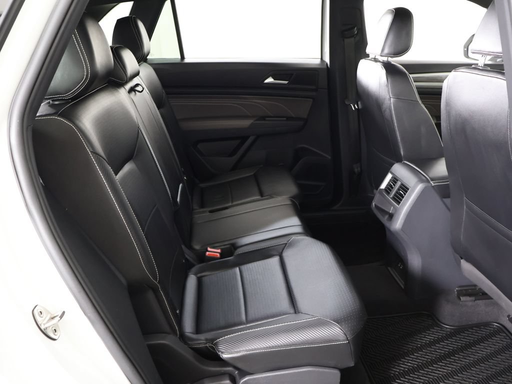 Used 2022 Volkswagen Atlas Cross Sport SE FWD image 35