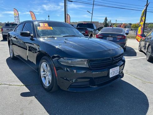 Used 2022 Dodge Charger SXT image 3