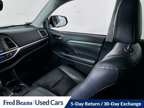 Used 2019 Toyota Highlander Limited AWD/4WD image 32