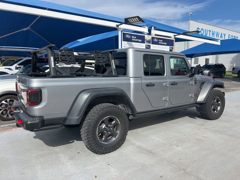 Used 2020 Jeep Gladiator Rubicon AWD/4WD image 3