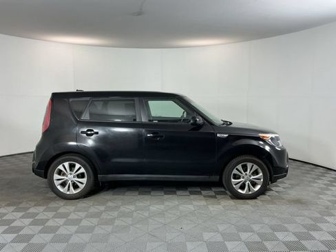 Used 2016 Kia Soul + FWD image 4