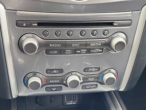 Used 2020 Nissan Pathfinder SL AWD/4WD image 22