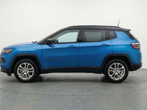 Used 2025 Jeep Compass Limited image 5