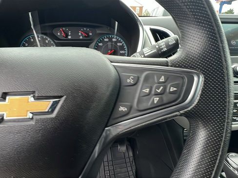 Used 2020 Chevrolet Equinox LS image 24