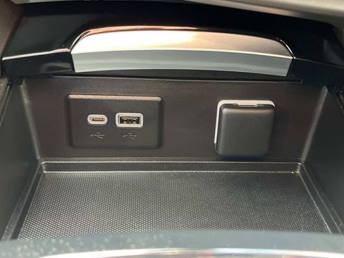 Used 2023 Buick Envision Essence AWD/4WD image 22