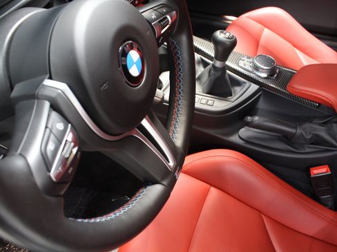 Used 2018 BMW M4 Coupe w/ Competition Package RWD image 40