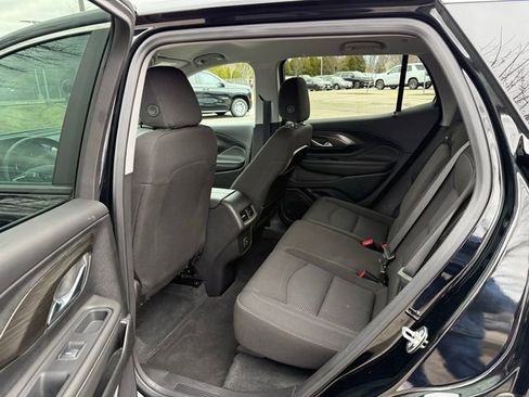 Used 2024 GMC Terrain SLE AWD/4WD image 11