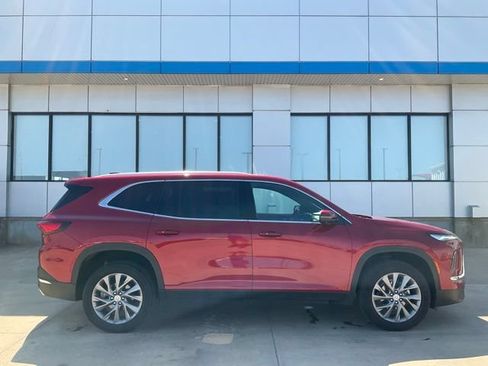 Used 2025 Buick Enclave Preferred AWD/4WD image 37