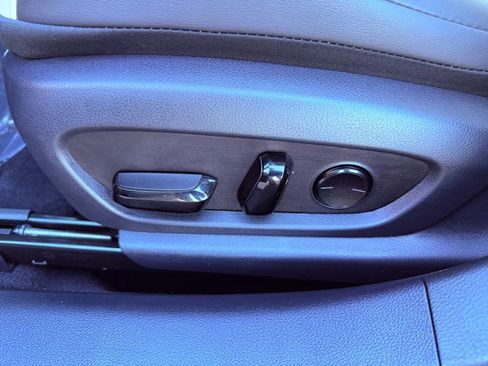 Certified 2025 Lexus ES 350 w/ Premium Package image 19