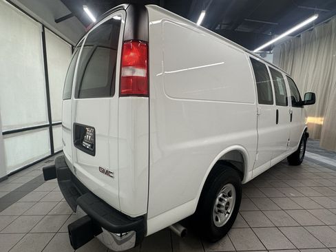 Used 2025 GMC Savana 2500 w/ Driver Convenience Package RWD image 5