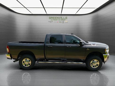 New 2024 RAM 2500 Tradesman w/ Chrome Appearance Group AWD/4WD image 6