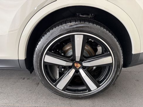 New 2026 Porsche Cayenne S image 11