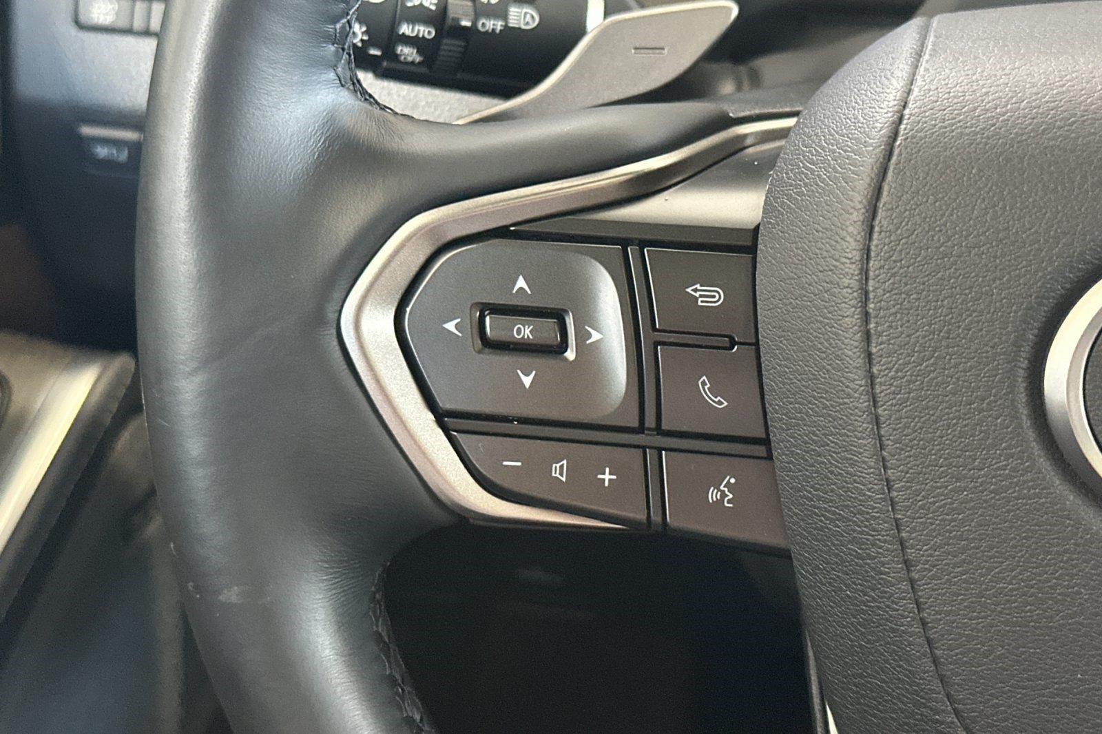 Certified 2024 Lexus GX 550 w/ Cold Area Package AWD/4WD image 30