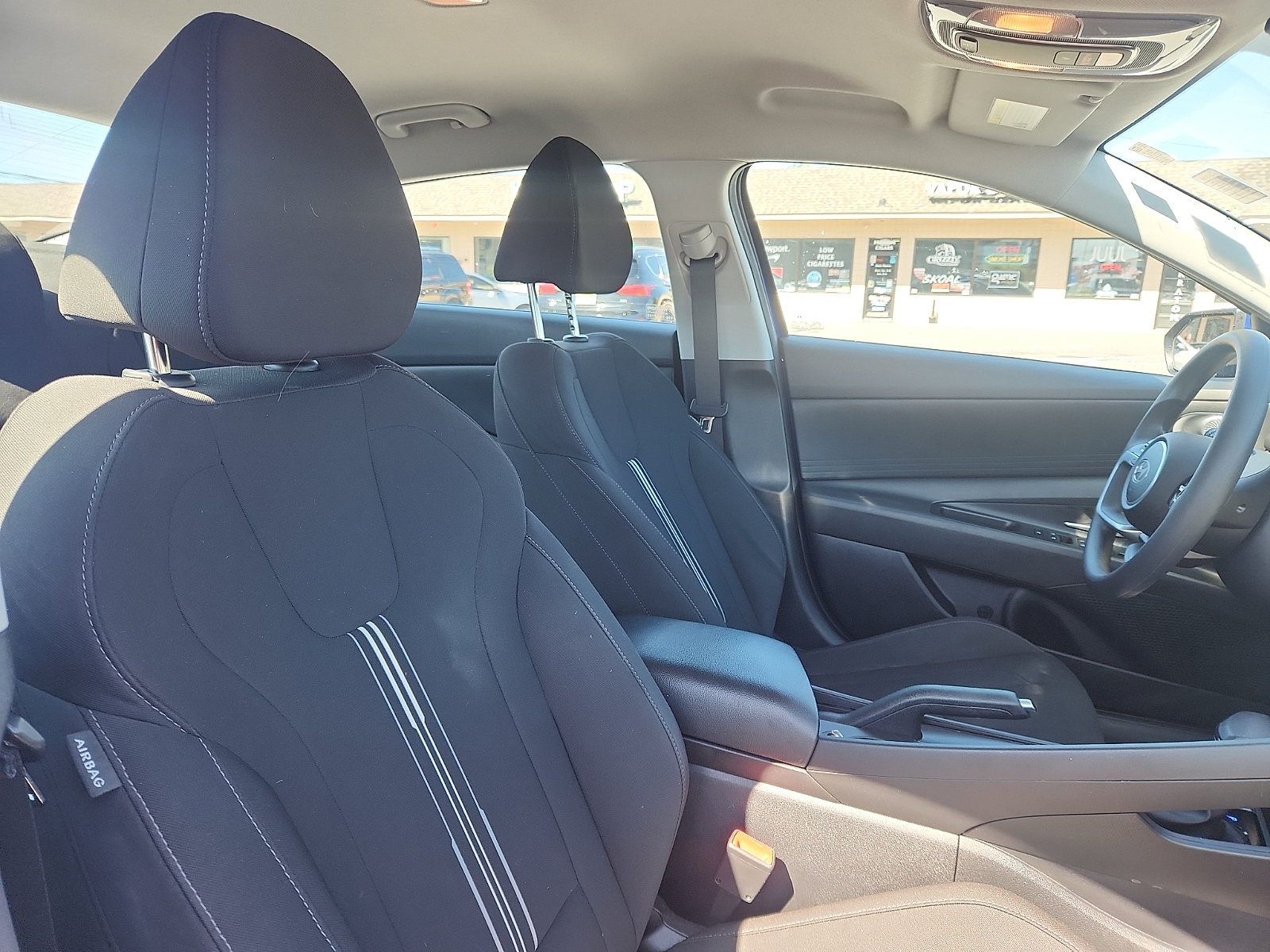 Certified 2024 Hyundai Elantra SEL FWD image 31