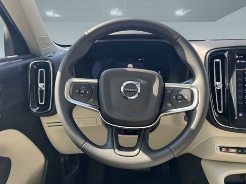 Certified 2026 Volvo XC40 B5 Plus w/ Protection Package Premier image 16