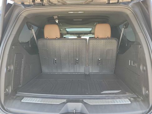 Used 2024 Chevrolet Suburban High Country w/ Advanced Technology Package AWD/4WD image 23