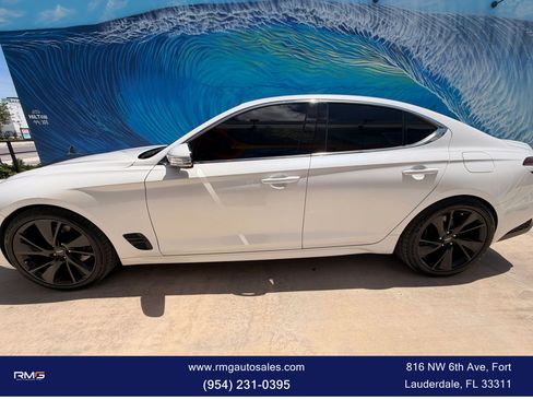 Used 2022 Genesis G70 2.0T w/ Prestige Package RWD image 10